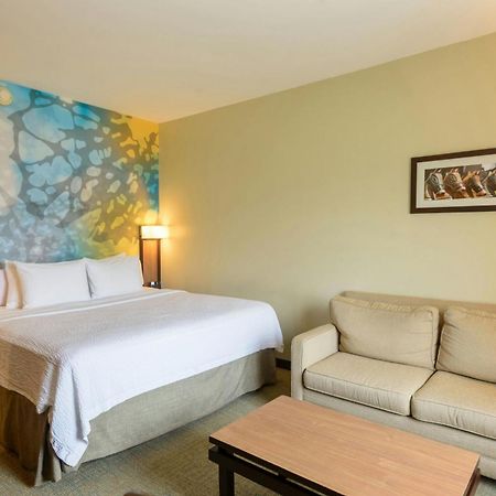 Courtyard By Marriott San Salvador Hotel Екстериор снимка