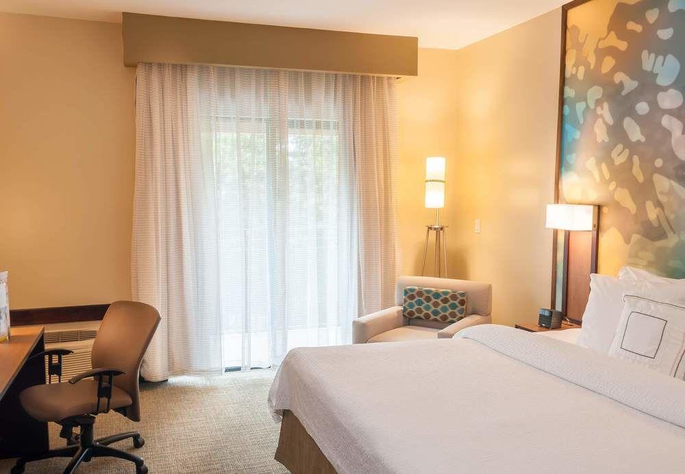 Courtyard By Marriott San Salvador Hotel Екстериор снимка