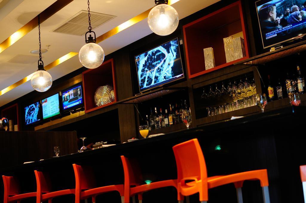 Courtyard By Marriott San Salvador Hotel Екстериор снимка
