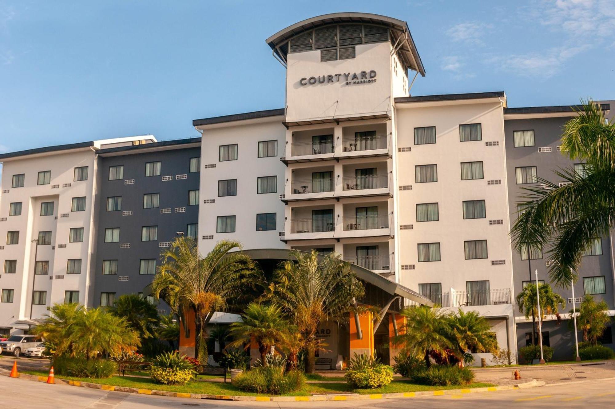 Courtyard By Marriott San Salvador Hotel Екстериор снимка