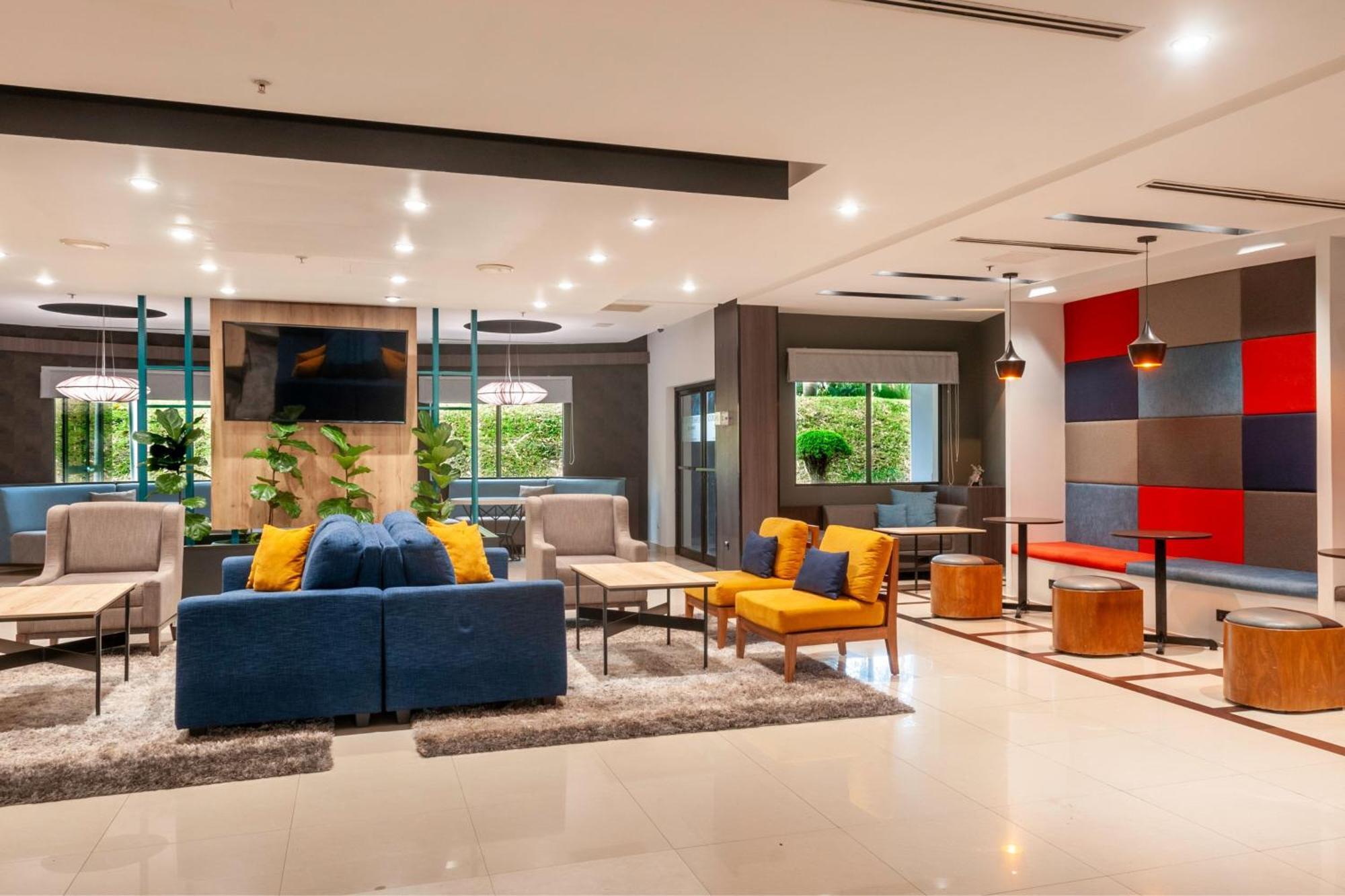 Courtyard By Marriott San Salvador Hotel Екстериор снимка