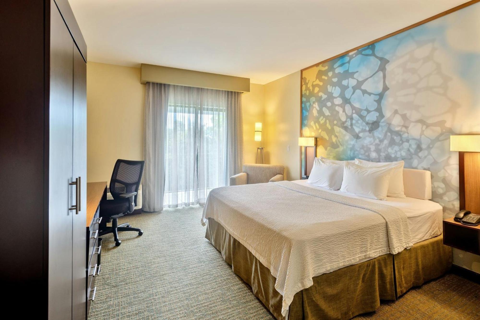 Courtyard By Marriott San Salvador Hotel Екстериор снимка