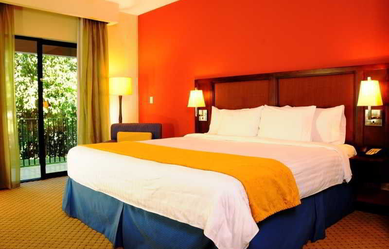 Courtyard By Marriott San Salvador Hotel Екстериор снимка