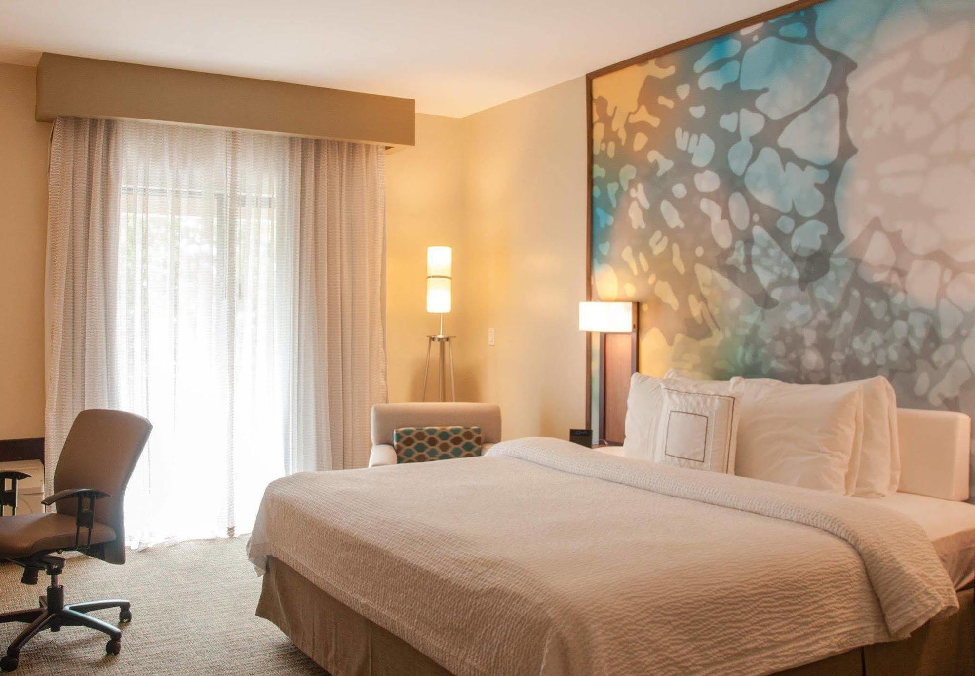 Courtyard By Marriott San Salvador Hotel Екстериор снимка