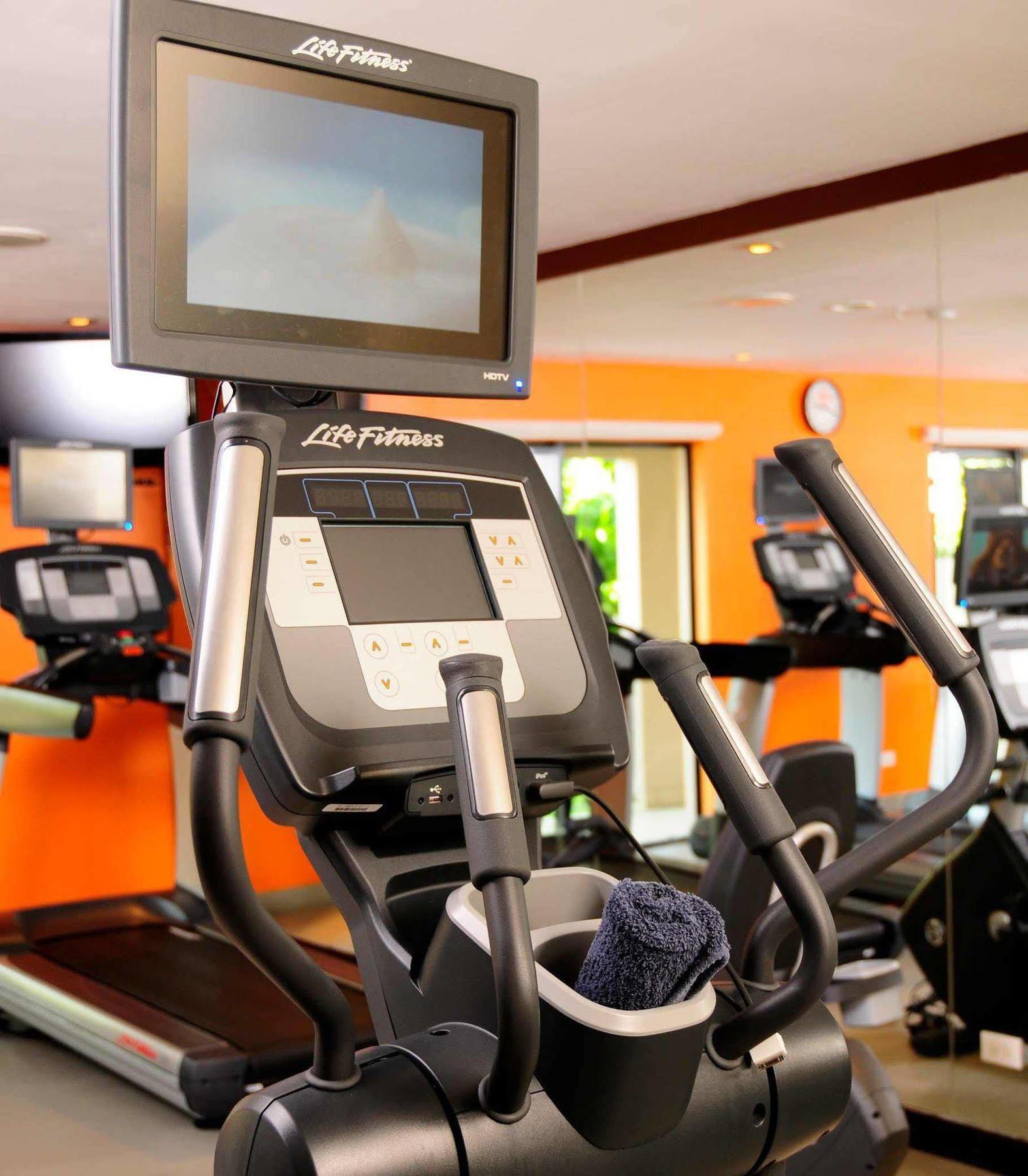 Courtyard By Marriott San Salvador Hotel Екстериор снимка