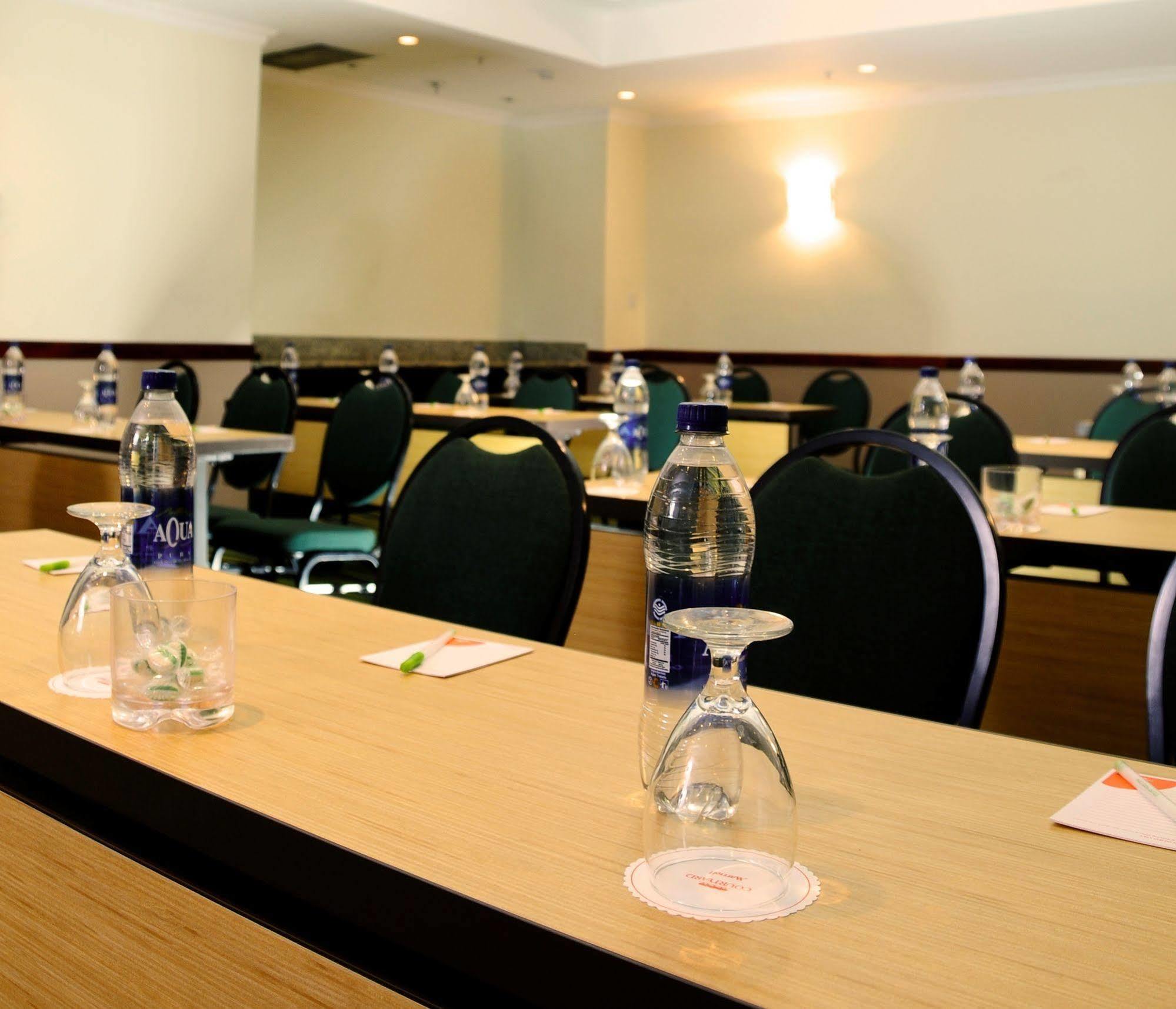 Courtyard By Marriott San Salvador Hotel Екстериор снимка